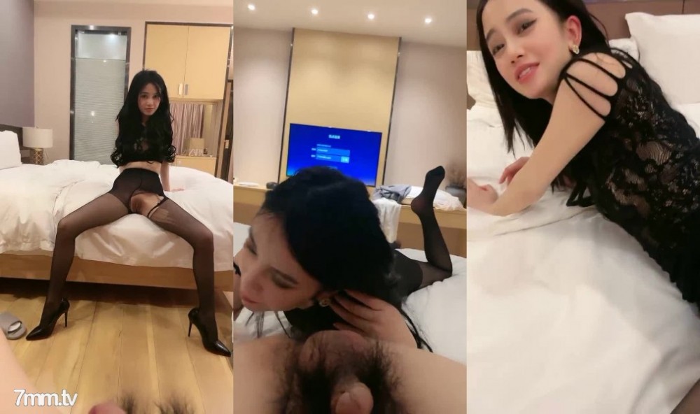满分颜值顶级美腿，表情很销魂，很听话舔脚吸蛋，跪在地上深喉，道具爆菊无毛骚逼 — 2022