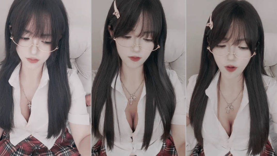绝色佳人【爱妃】眼睛女神~JK制服~粉嫩雪白巨乳 (5) — 2026